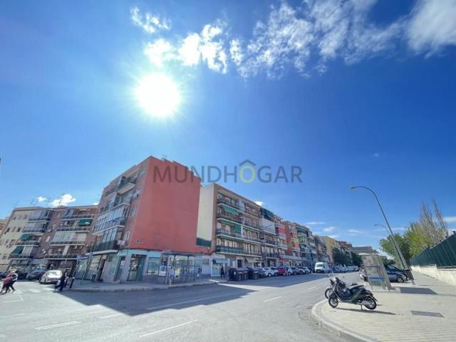 Piso en venta en Madrid, Calle Carlos Domingo, 28047 photo 0