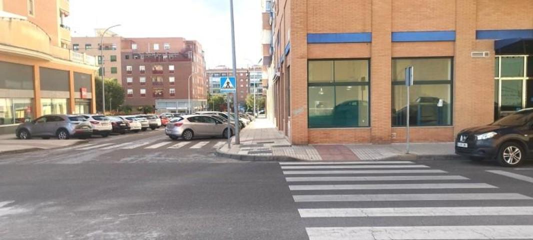 Local comercial en venta en Badajoz, María Auxiliadora photo 0