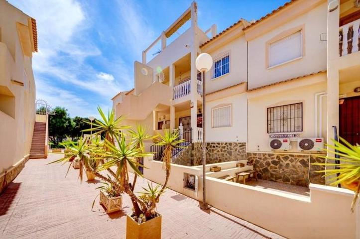 Bungalow en venta en Torrevieja, Los balcones photo 0