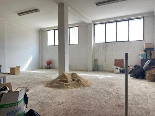 Local comercial en venta en Antequera, Avenida de la Legión photo 0