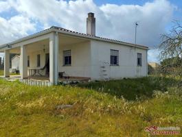 Casa con terreno en venta en Valverde de Mérida photo 0