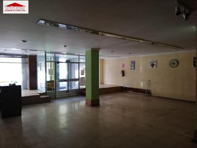 Local comercial en venta en Albacete, Feria photo 0