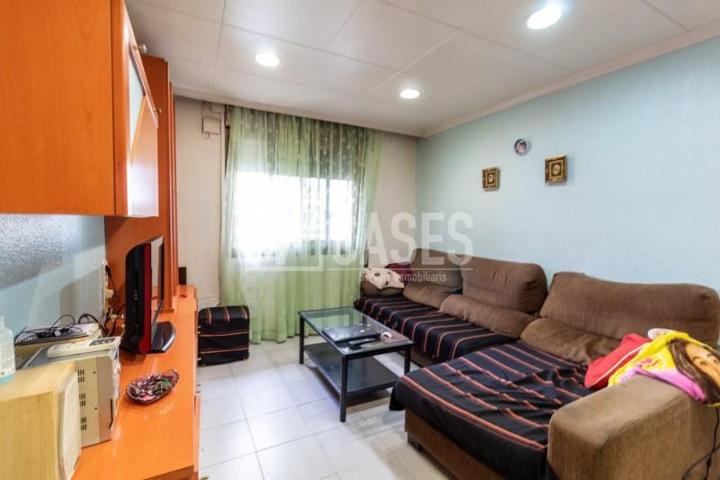 Piso en venta en Mataró, Cerdanyola photo 0