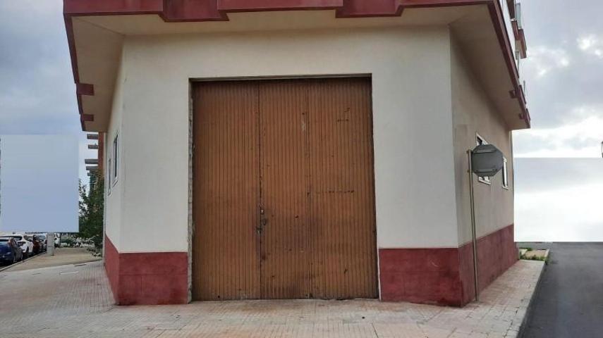 Local comercial en venta en Sant Carles de la Ràpita, Centro photo 0