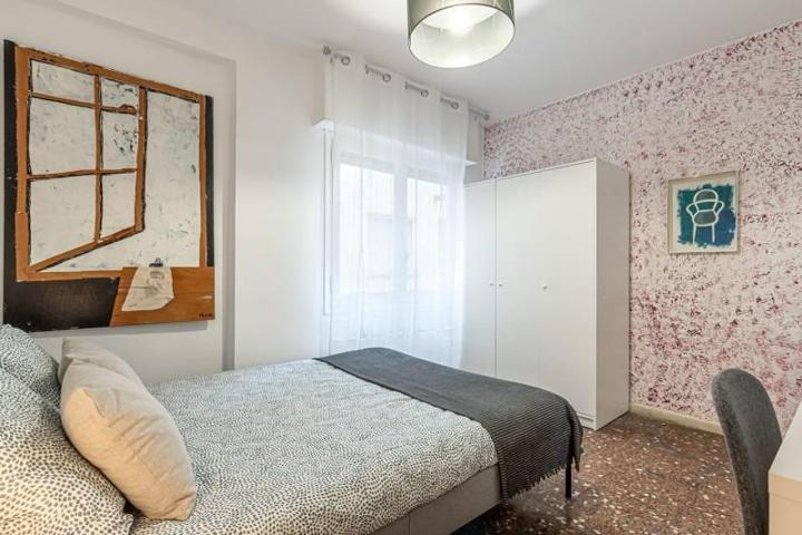 Piso en venta en Alicante, Carolinas bajas photo 0