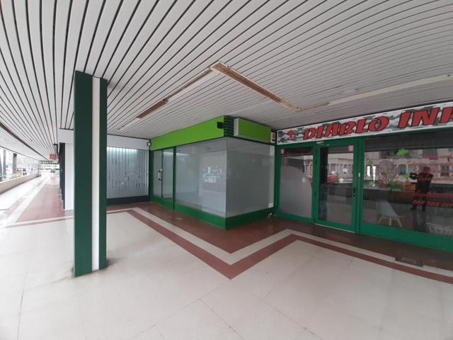 Local comercial en venta en Benidorm, Levante photo 0