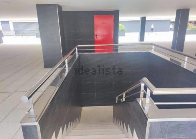 Local comercial en venta en Oviedo, Oviedo photo 0
