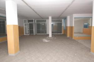 Local comercial en venta en Igualada, Barri del Sant Crist photo 0