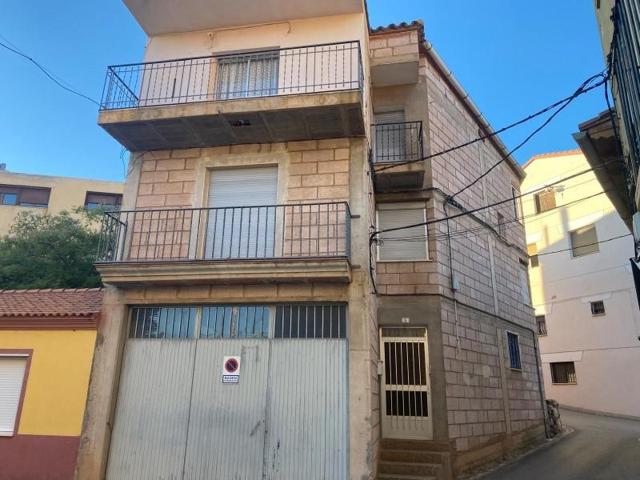 Edificio en venta en Báguena, Aragon photo 0