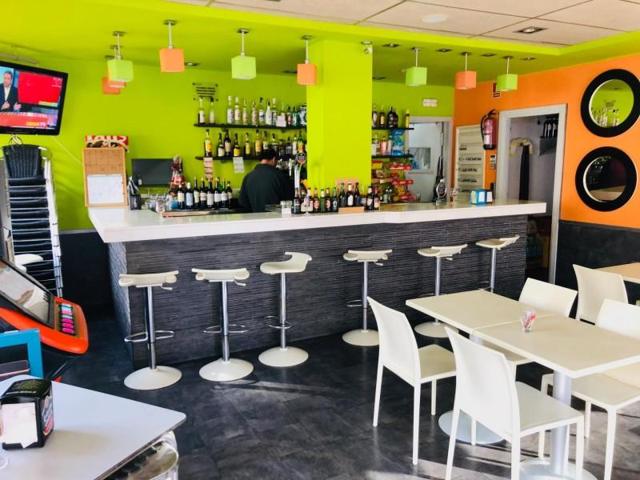 Local comercial en venta en Malgrat de Mar, Pabellon municipal germans margall photo 0