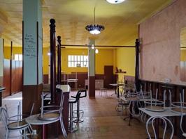 Local comercial en venta en Lugo photo 0