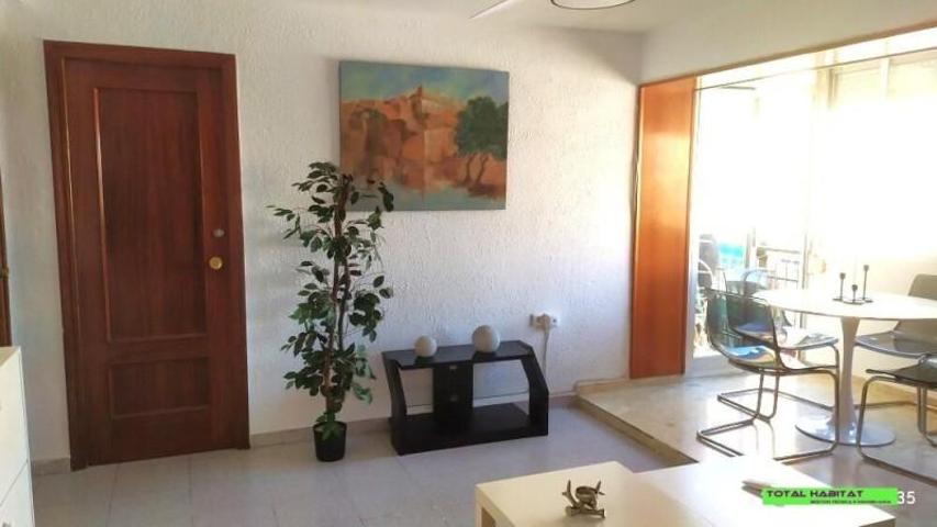 Piso en venta en Valencia, Torrefiel photo 0