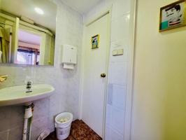 Local comercial en venta en Ripollet, Rambla sant jordi photo 0