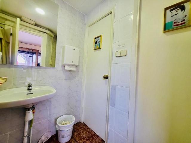 Local comercial en venta en Ripollet, Rambla sant jordi photo 0