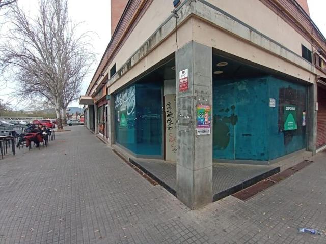 Local comercial en venta en Cerdanyola del Vallès, Fontetes photo 0