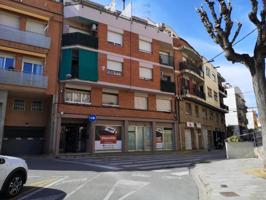Local comercial en venta en Montgat, Colonia argentina photo 0