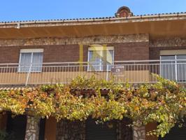 Casa en venta en Cimanes de la Vega photo 0