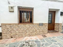 Casas de pueblo en venta en Sayalonga photo 0