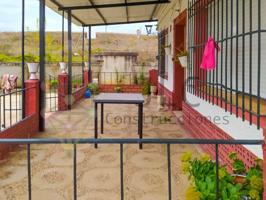 Chalet en venta en Lora del Río photo 0