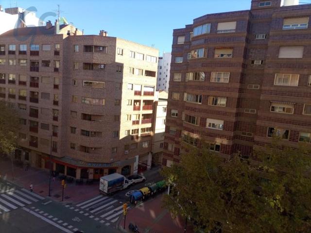 Piso en venta en Zaragoza, Delicias photo 0