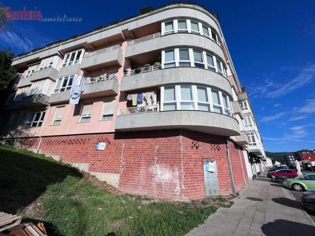 Local comercial en venta en Cee, Cee photo 0