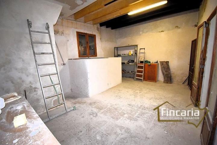 Local comercial en venta en Manacor photo 0