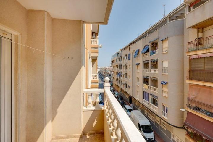 Apartamento en venta en Torrevieja, Habaneras photo 0