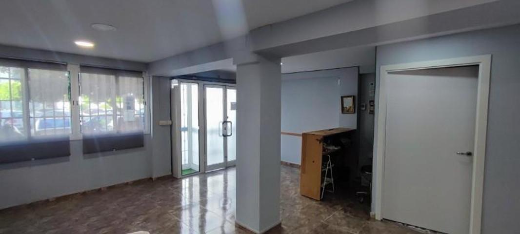 Local comercial en venta en Sevilla, León XIII photo 0