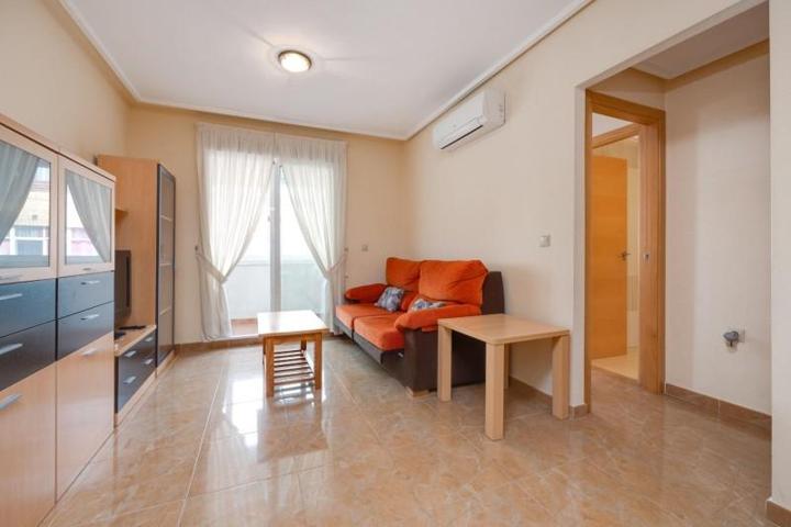 Apartamento en venta en Torrevieja, El Molino photo 0