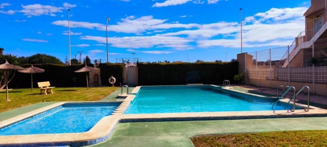 Bungalow en venta en Torrevieja, Paraje natural photo 0