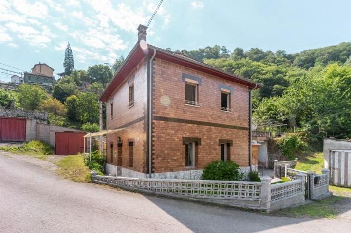 Casa en venta en Mieres, Figaredo - Turón photo 0