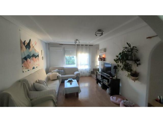 Adosada en venta en La Unión photo 0