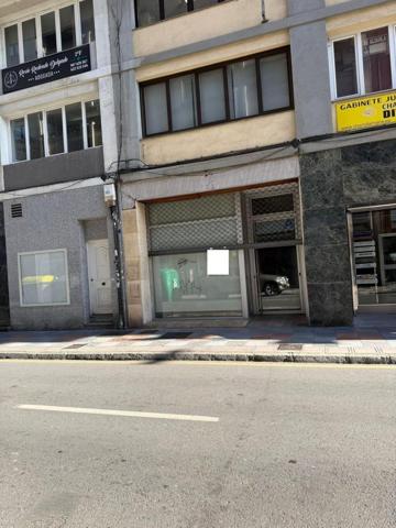 Local comercial en venta en León, Centro photo 0