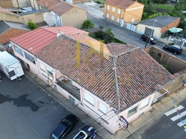 Casa en venta en Vega de Infanzones photo 0