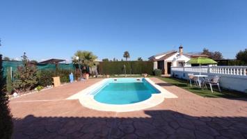 Casa con terreno en venta en El Carpio, Carpio (El) photo 0