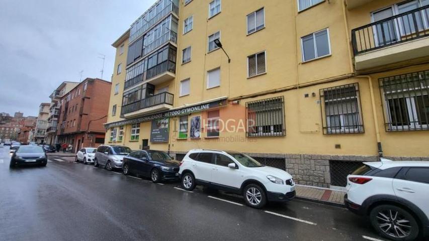 Piso en venta en Ávila, Sur photo 0