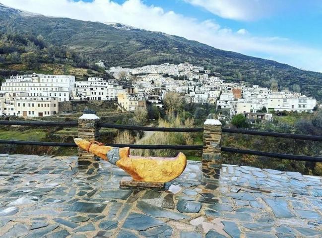 Adosada en venta en Trevélez, South of spain photo 0