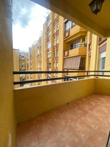 Piso en venta en Algeciras, Bajadilla photo 0