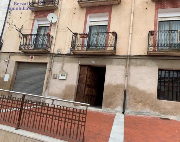 Casas de pueblo en venta en Entrena, Centro photo 0