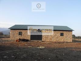 Chalet en venta en Candeleda photo 0