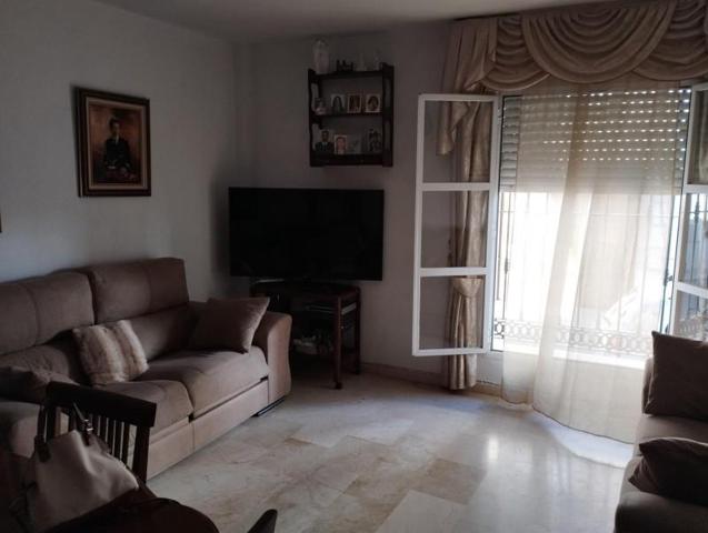 Casa en venta en Puente Genil, Centro photo 0