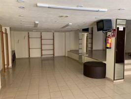 Local comercial en venta en Villarreal, Centro photo 0