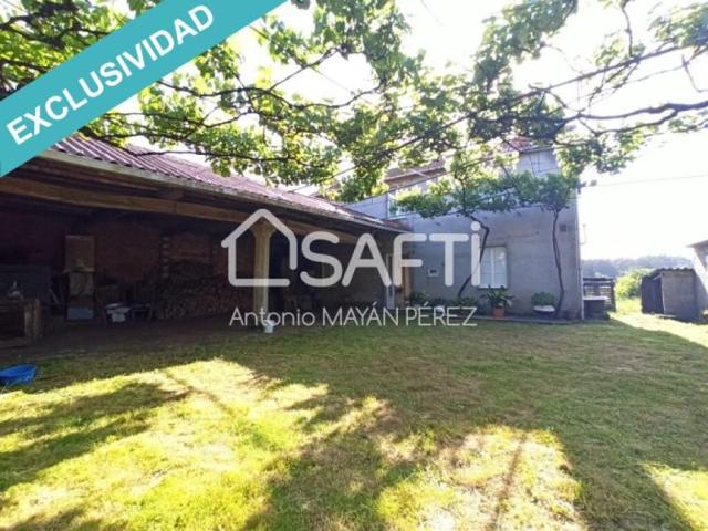 Casa con terreno en venta en Pino photo 0