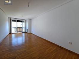 Duplex en venta en Ribadavia, Ribadavia photo 0