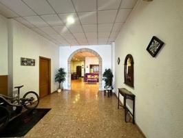 Local comercial en venta en Carlet, Zona colegio san bernat photo 0