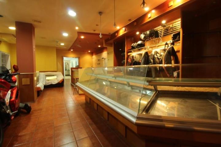 Local comercial en venta en Vilanova i la Geltrú, Aiguacuit photo 0