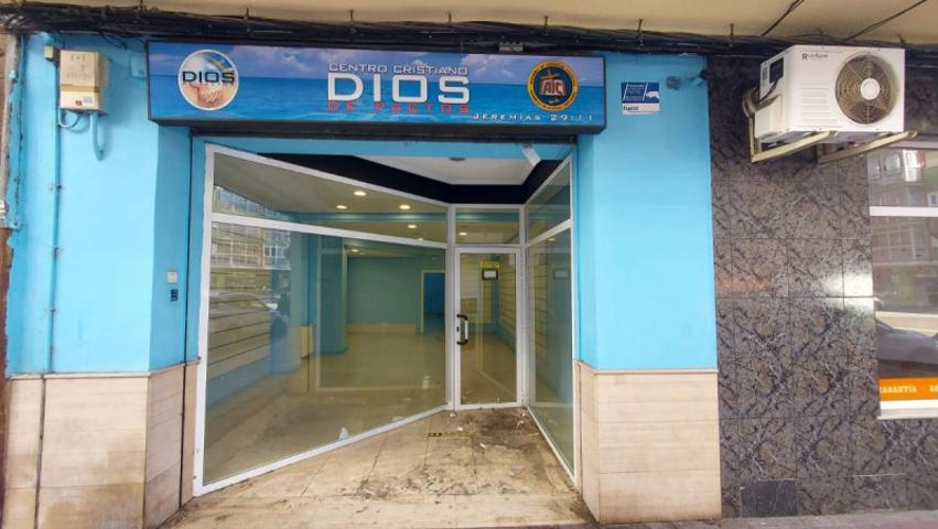 Local comercial en venta en León, Chantria photo 0