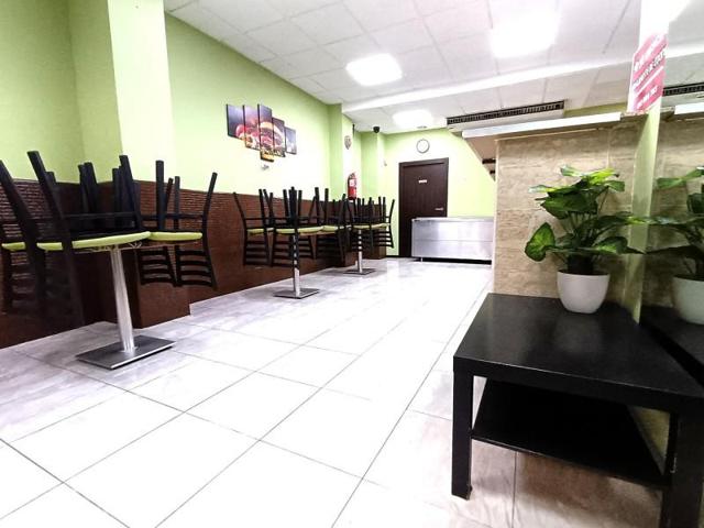 Local comercial en venta en Ceuti, Centro photo 0