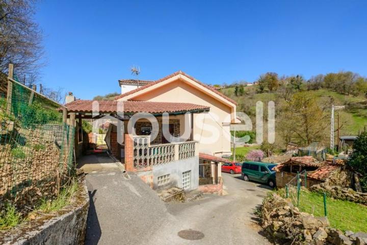 Casa con terreno en venta en Bimenes photo 0