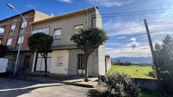 Chalet en venta en Ponferrada, Calle Juan Ramón Jiménez, 24400 photo 0